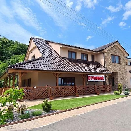 Penzion Pod Tureckom Hotel Trencianske Bohuslavice Bagian luar foto