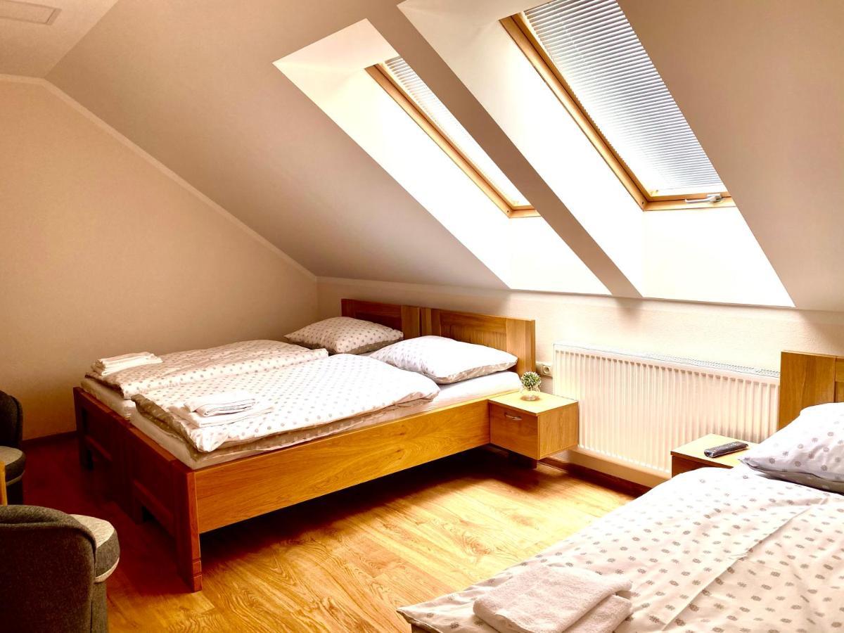 Penzion Pod Tureckom Hotel Trencianske Bohuslavice Bagian luar foto