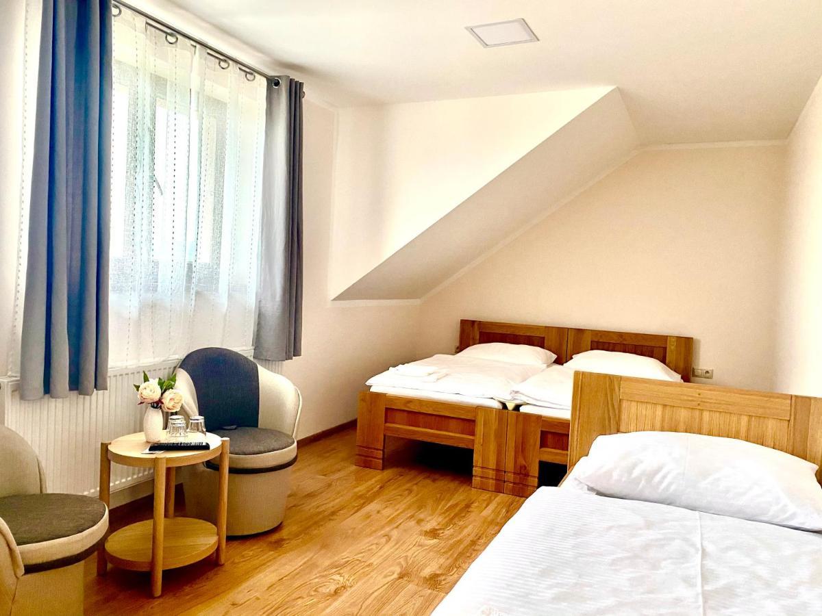 Penzion Pod Tureckom Hotel Trencianske Bohuslavice Bagian luar foto