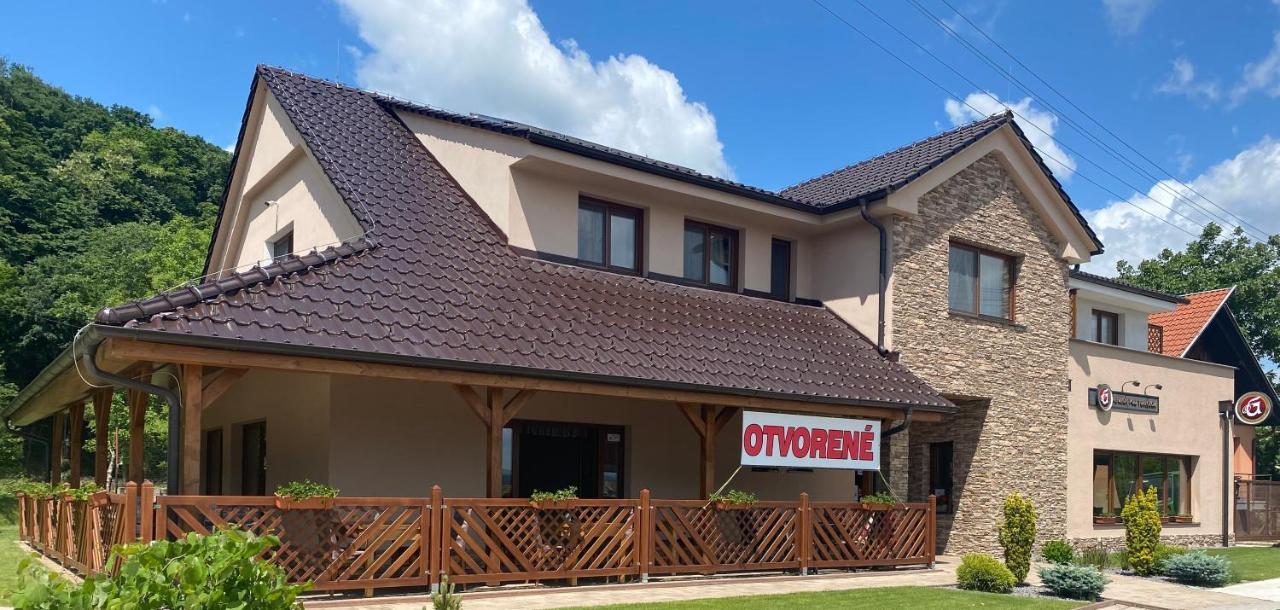 Penzion Pod Tureckom Hotel Trencianske Bohuslavice Bagian luar foto