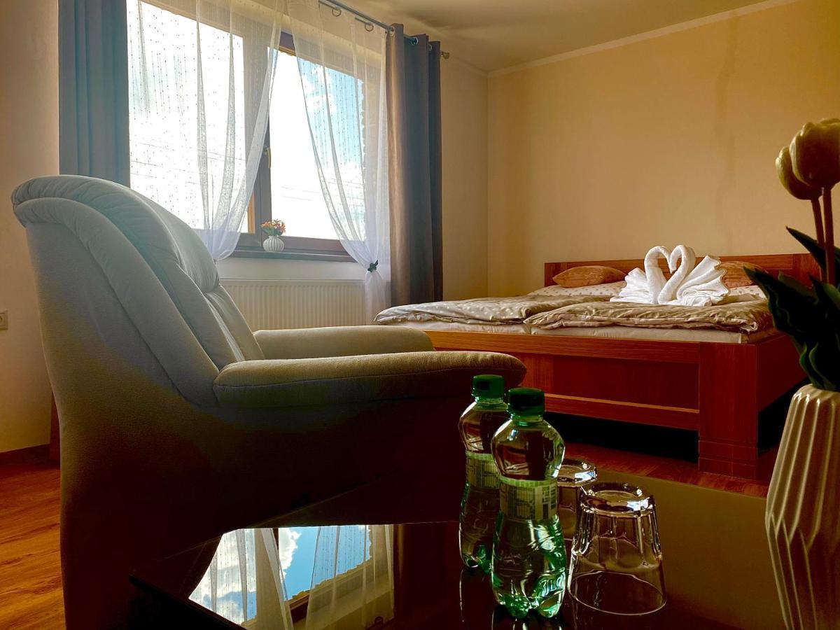 Penzion Pod Tureckom Hotel Trencianske Bohuslavice Bagian luar foto