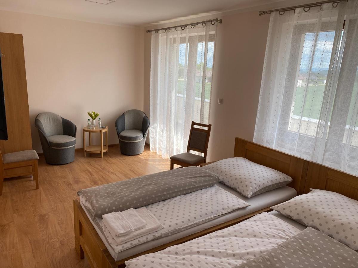 Penzion Pod Tureckom Hotel Trencianske Bohuslavice Bagian luar foto