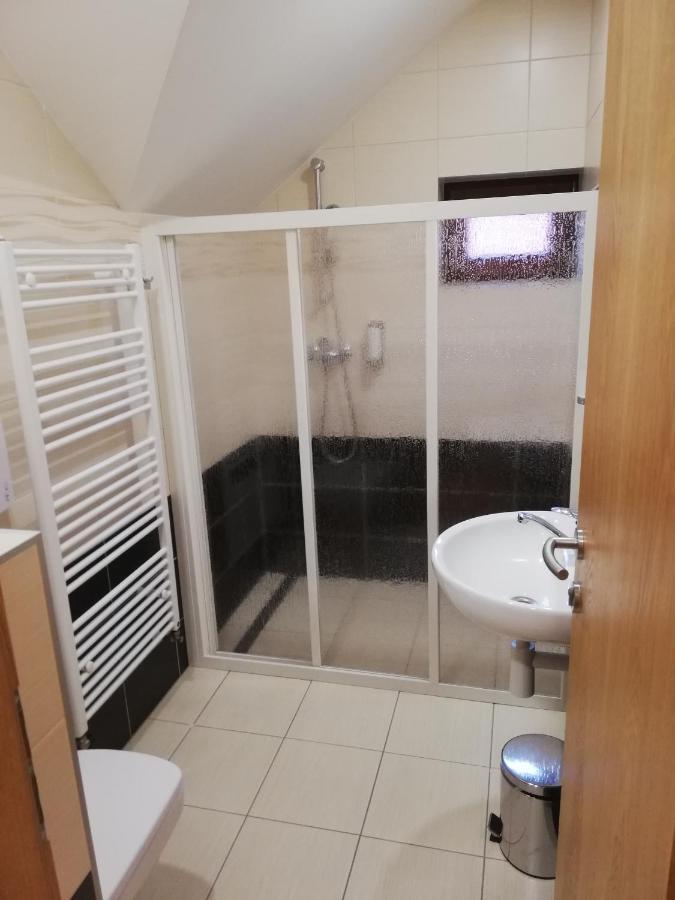 Penzion Pod Tureckom Hotel Trencianske Bohuslavice Bagian luar foto